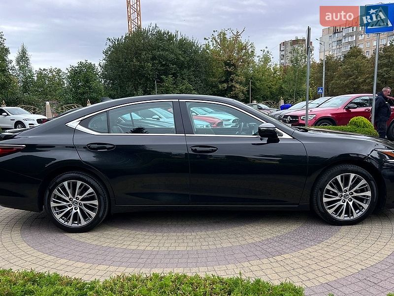 Седан Lexus ES 2020 в Львові