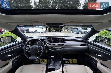 Седан Lexus ES 2020 в Львові