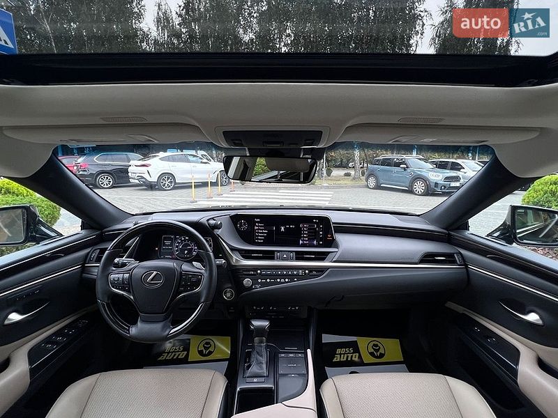 Седан Lexus ES 2020 в Львові