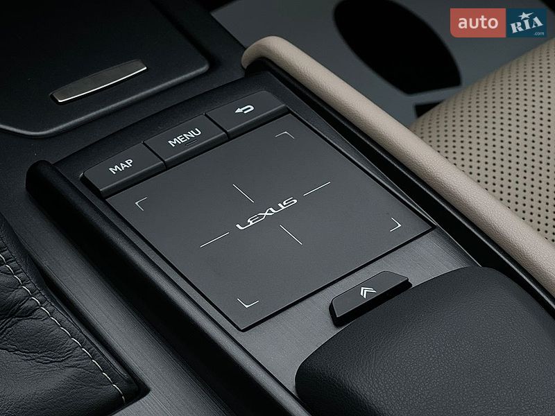 Седан Lexus ES 2020 в Львові