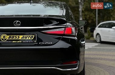 Седан Lexus ES 2020 в Львові