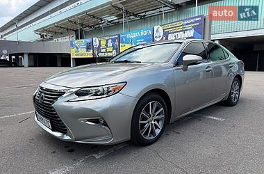 Седан Lexus ES 2016 в Києві