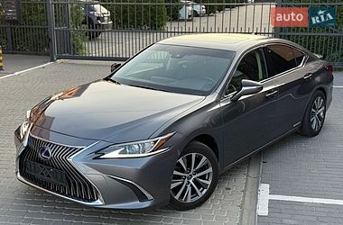 Седан Lexus ES 2020 в Виннице