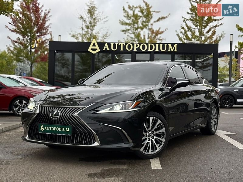 Lexus ES 2021