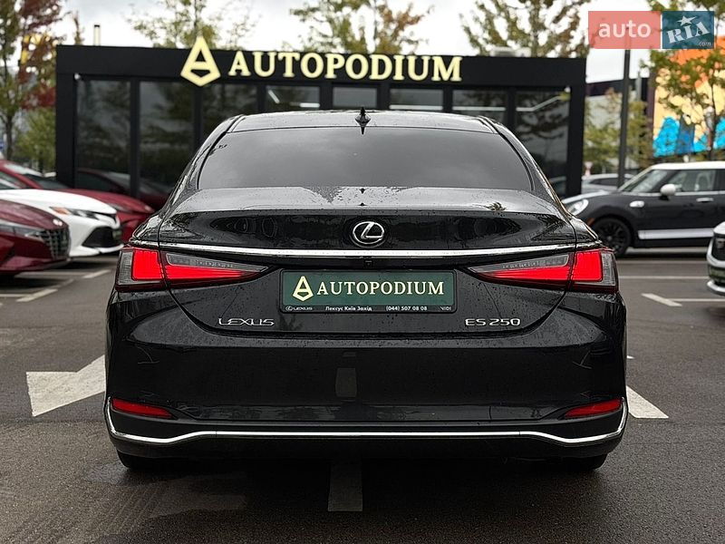 Седан Lexus ES 2021 в Киеве