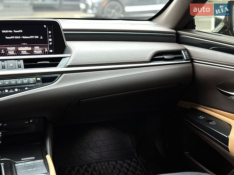 Седан Lexus ES 2021 в Киеве