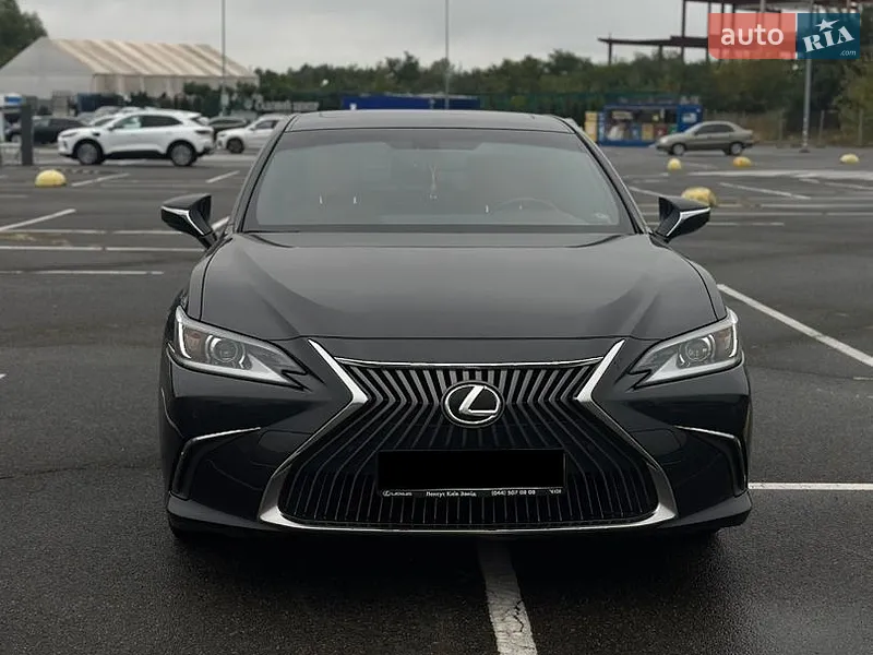 Lexus ES 2019