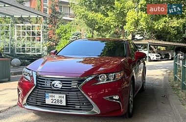 Седан Lexus ES 2015 в Одесі