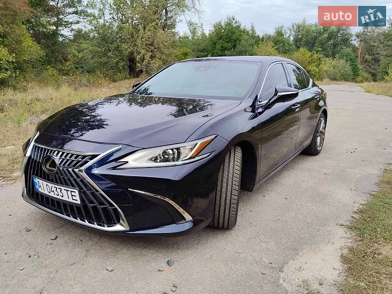 Lexus ES
