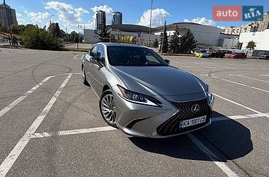 Седан Lexus ES 2023 в Києві