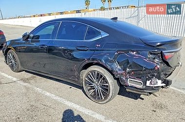 Седан Lexus ES 2023 в Львові