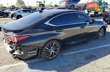 Седан Lexus ES 2023 в Львові