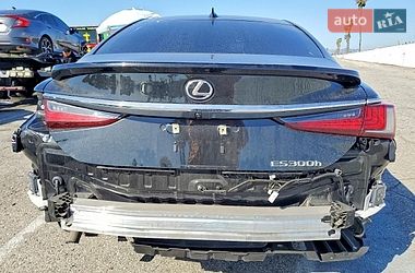 Седан Lexus ES 2023 в Львові