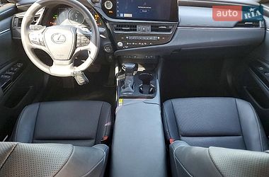 Седан Lexus ES 2023 в Львові
