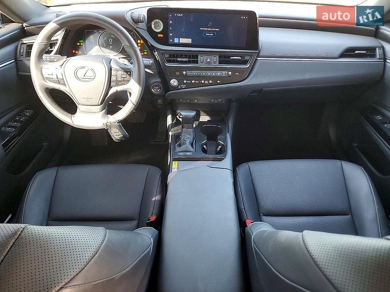 Седан Lexus ES 2023 в Львові