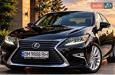 Седан Lexus ES 2016 в Львове