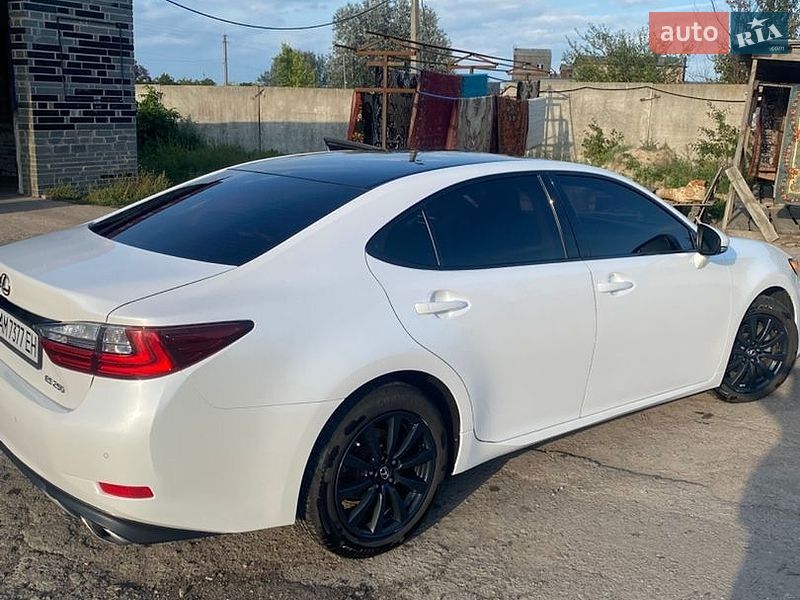 Седан Lexus ES 2018 в Житомире