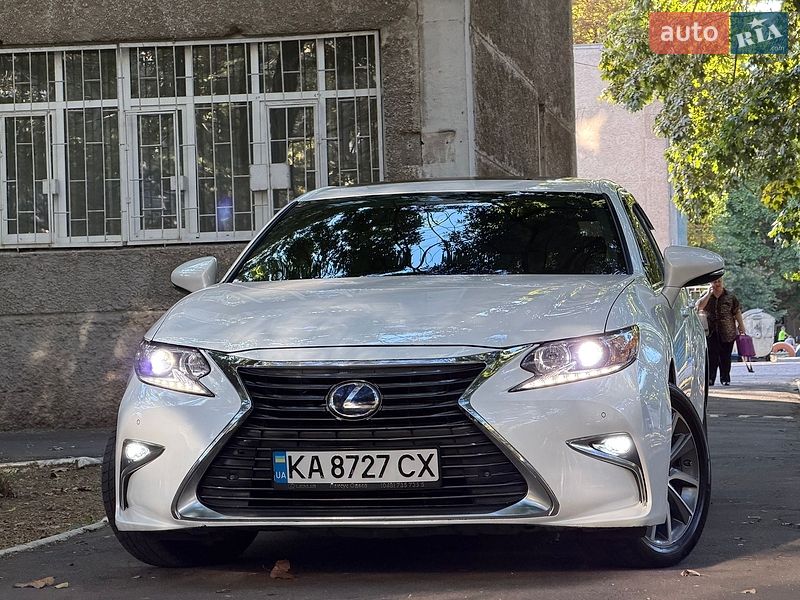 Седан Lexus ES 2016 в Одесі