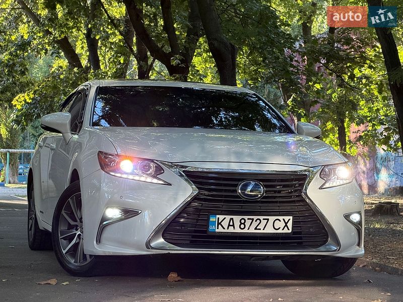 Седан Lexus ES 2016 в Одесі