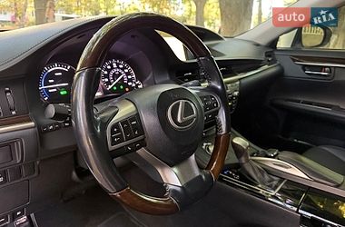 Седан Lexus ES 2016 в Одесі