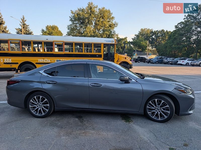 2021 Lexus ES, VIN JTHB11B1X02037884:plate — zdjęcie 1 (autoria)