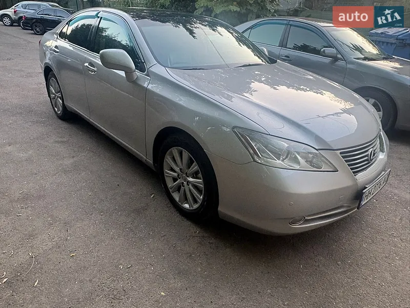 Lexus ES