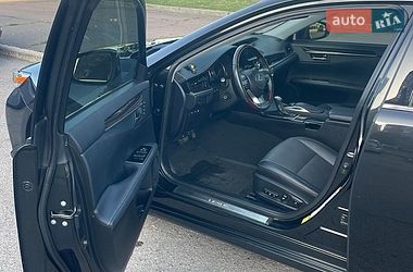 Седан Lexus ES 2018 в Черкасах