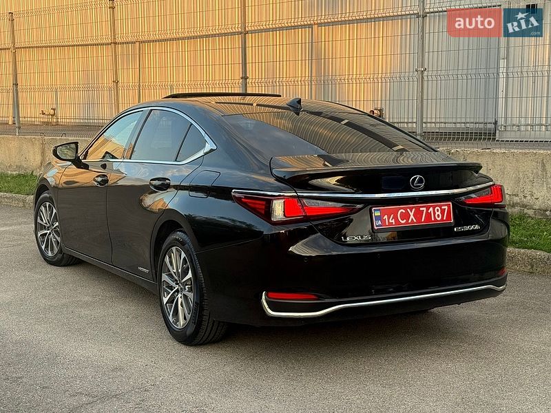Седан Lexus ES 2022 в Дніпрі