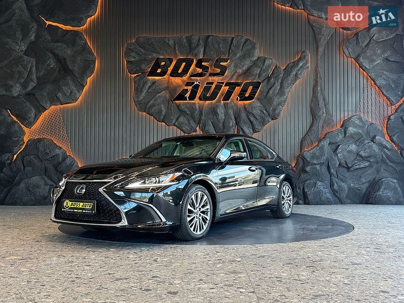 Седан Lexus ES 2020 в Львове