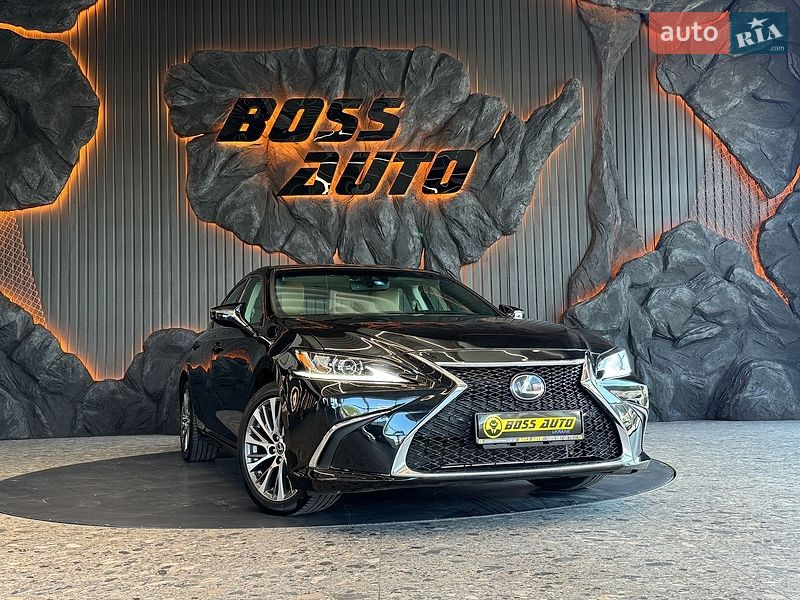 Седан Lexus ES 2020 в Львове