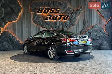 Седан Lexus ES 2020 в Львове