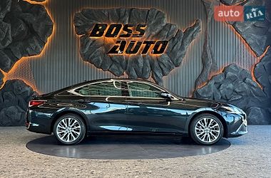 Седан Lexus ES 2020 в Львове