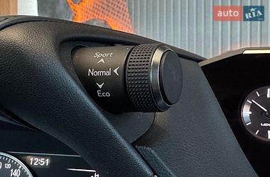 Седан Lexus ES 2020 в Львове
