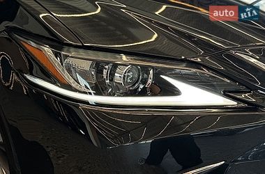 Седан Lexus ES 2020 в Львове
