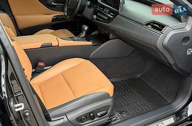 Седан Lexus ES 2021 в Дніпрі