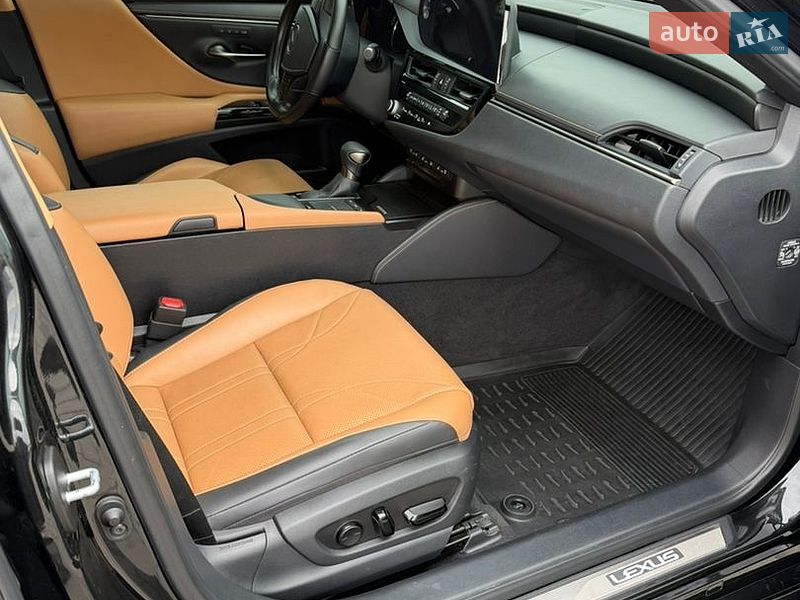 Седан Lexus ES 2021 в Дніпрі