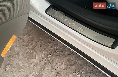 Седан Lexus ES 2012 в Южном