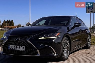 Седан Lexus ES 2018 в Львові Седан Lexus ES 2018 в Львові