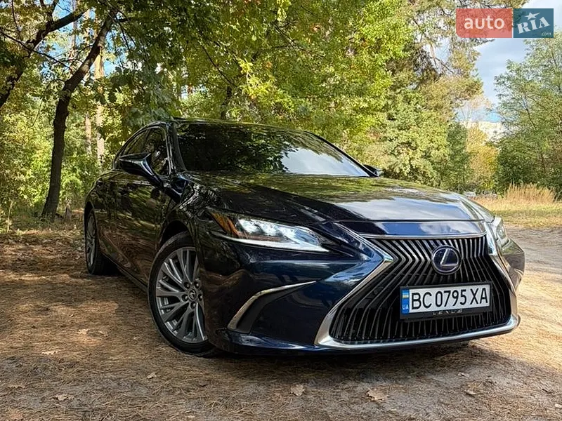 Lexus ES 2021