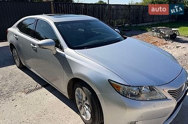 Седан Lexus ES 2014 в Борисполе