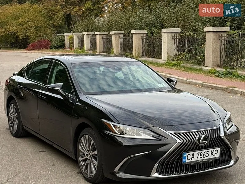 Lexus ES 2021