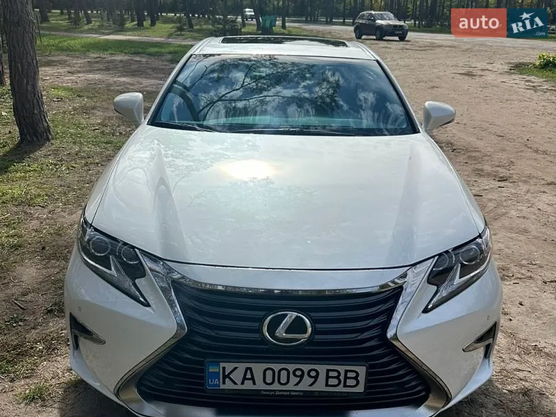 Lexus ES
