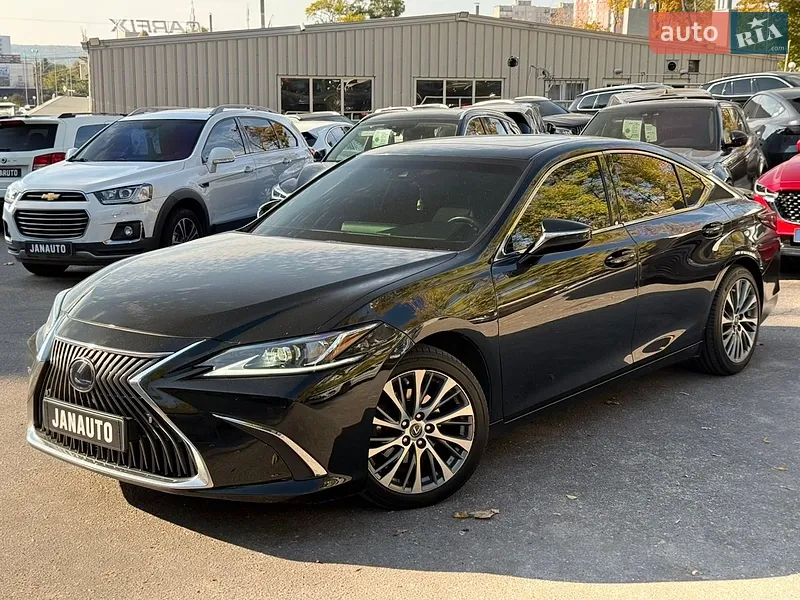 Lexus ES 2020