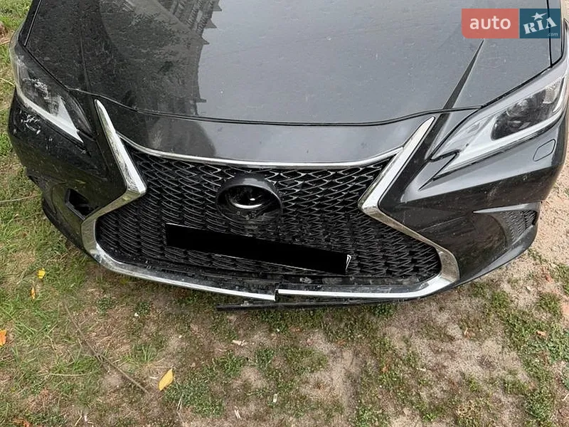 Lexus ES
