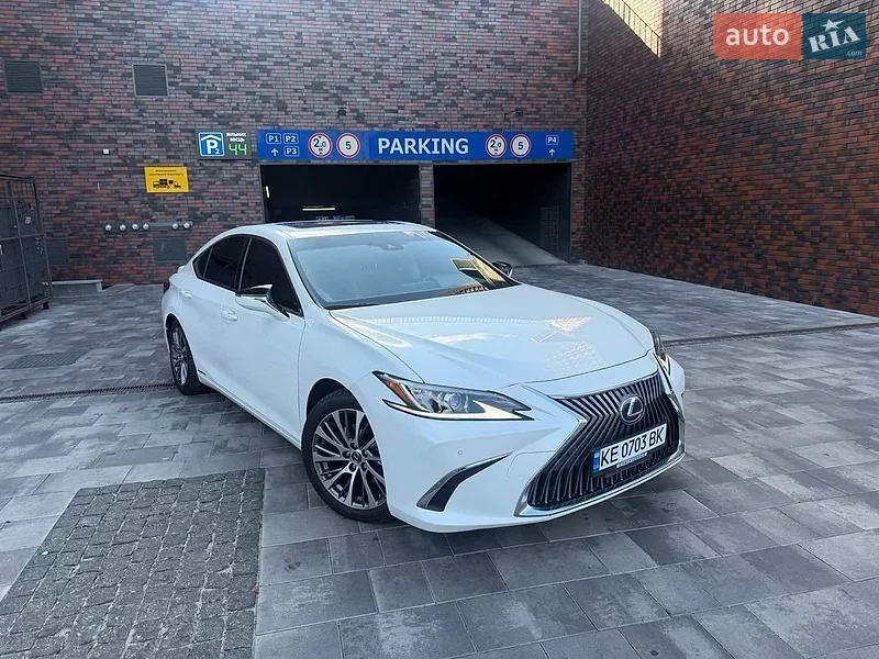 Lexus ES