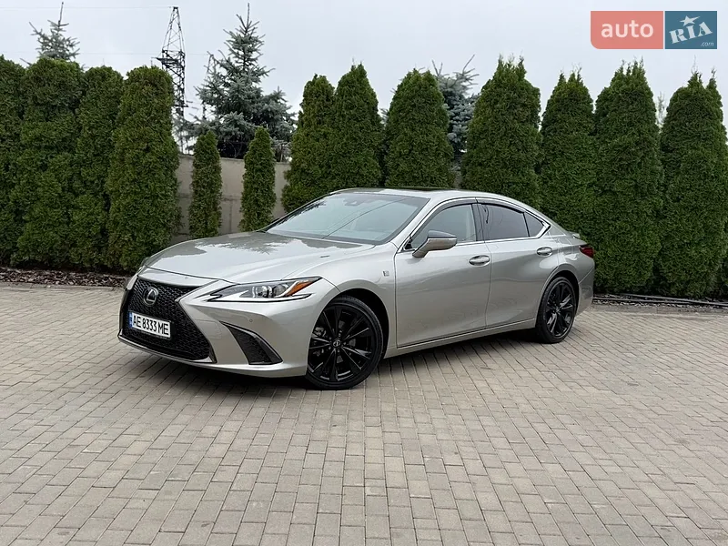 Lexus ES