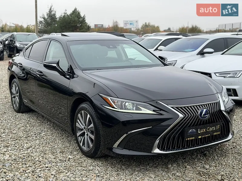 Lexus ES