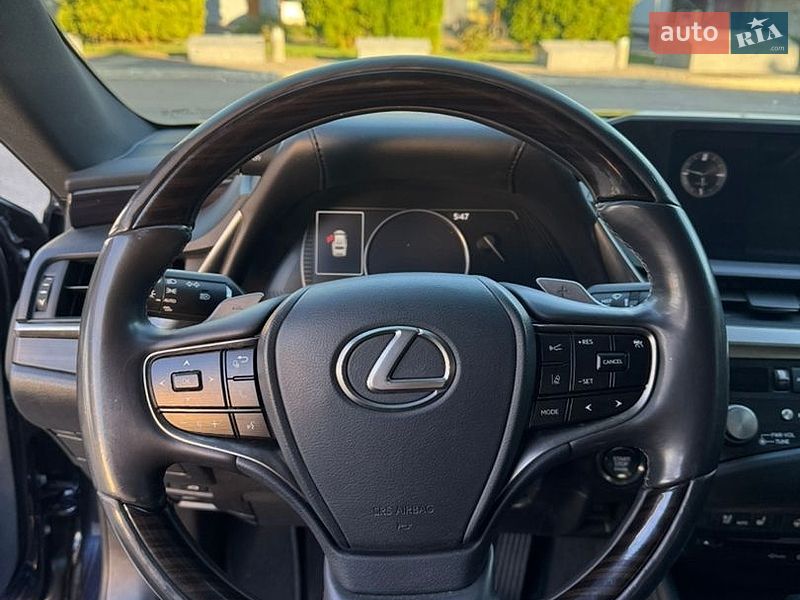 Седан Lexus ES 2021 в Киеве