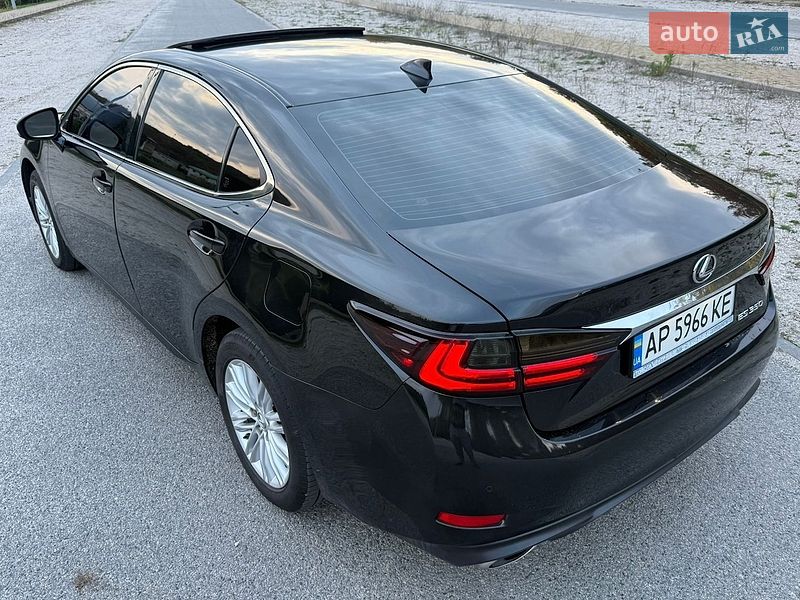 Седан Lexus ES 2017 в Днепре