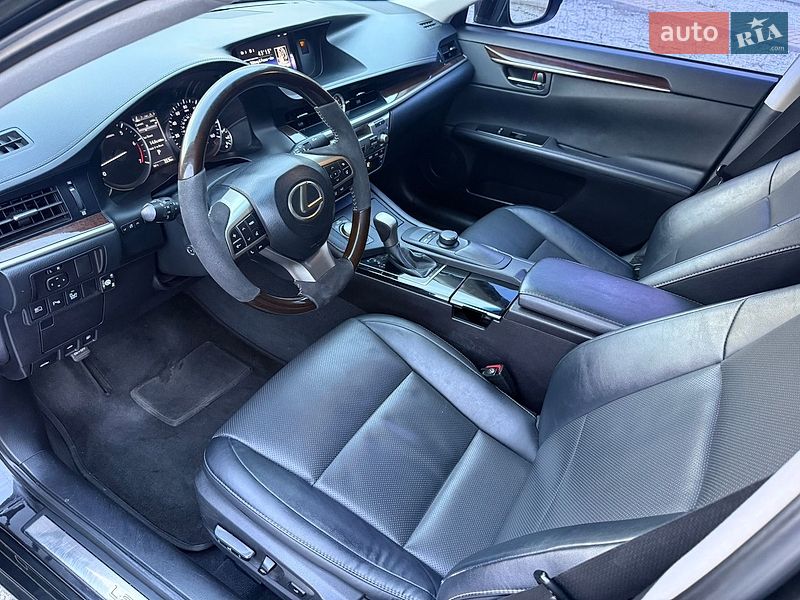 Седан Lexus ES 2017 в Днепре